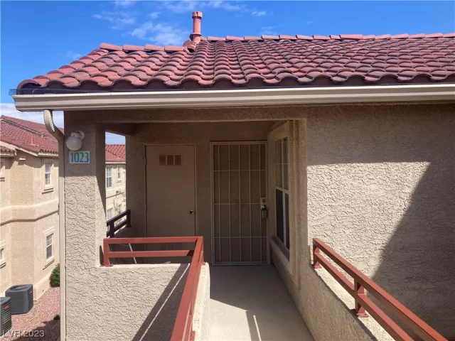 MLS: 2486357 Condo For Sale