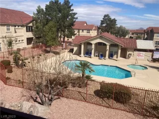 Photo #5: 2486357 Listing 