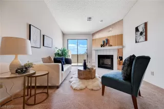 Photo #4: 2486372 Listing