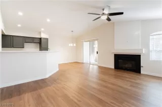 Photo #2: 2486380 Listing