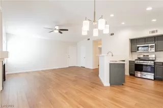 Photo #4: 2486380 Listing