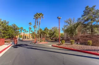 Photo #1: 2486392 Listing 