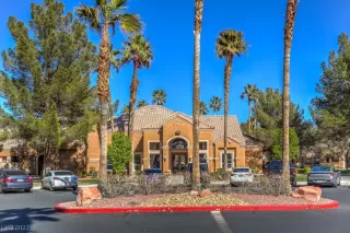 Photo #2: 2486392 Listing 