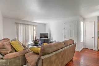 Photo #6: 2486392 Listing 