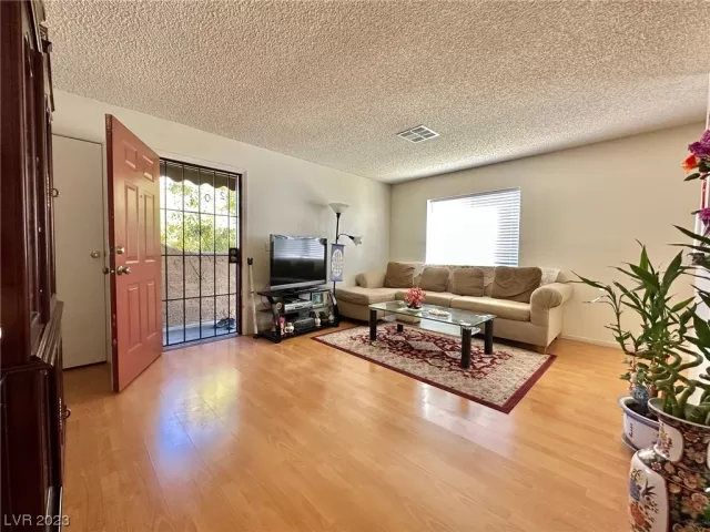 MLS: 2486401 Condo For Sale