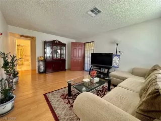 Photo #1: 2486401 Listing 