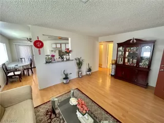 Photo #2: 2486401 Listing 