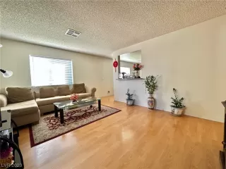 Photo #4: 2486401 Listing 