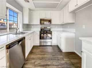 Photo #2: 2486431 Listing 