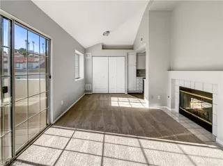 Photo #5: 2486431 Listing 