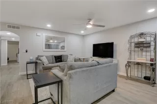 Photo #2: 2486433 Listing