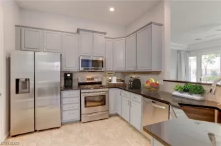 Photo #3: 2486435 Listing