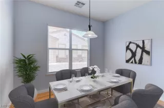 Photo #4: 2486435 Listing