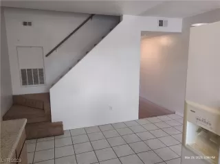 Photo #4: 2486444 Listing 