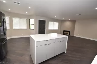 Photo #2: 2486448 Listing 