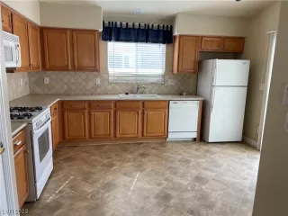 Photo #2: 2486454 Listing