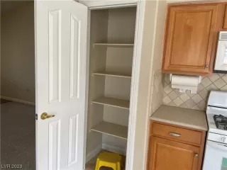 Photo #4: 2486454 Listing