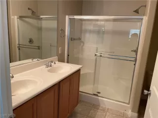 Photo #6: 2486454 Listing