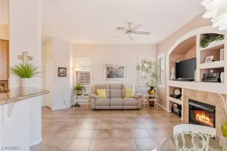 Photo #4: 2486457 Listing