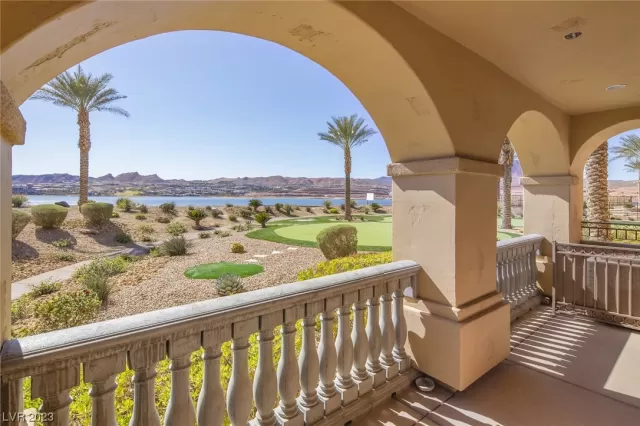 MLS: 2486471 Condo For Sale