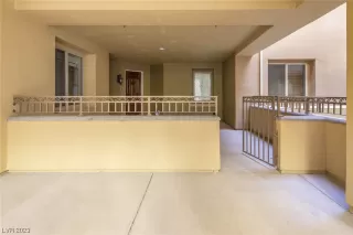 Photo #4: 2486471 Listing