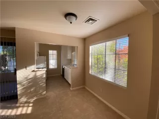 Photo #5: 2486475 Listing