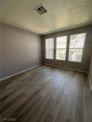 Photo #3: 2486479 Listing 