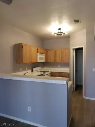 Photo #5: 2486479 Listing 