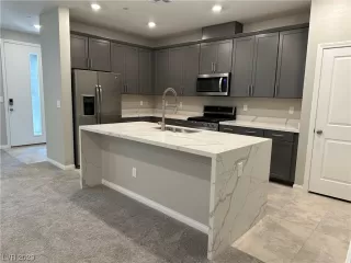 Photo #2: 2486495 Listing 