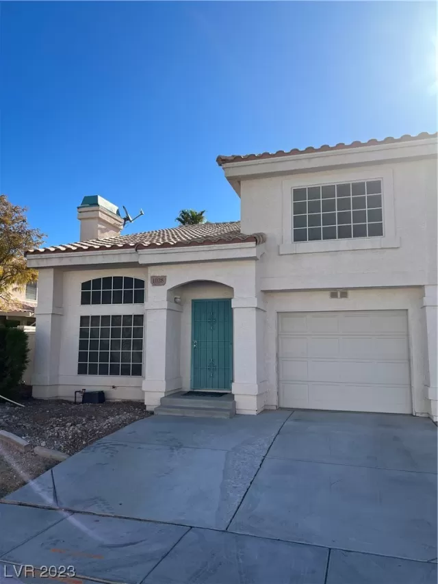 MLS: 2486509 Condo For Sale