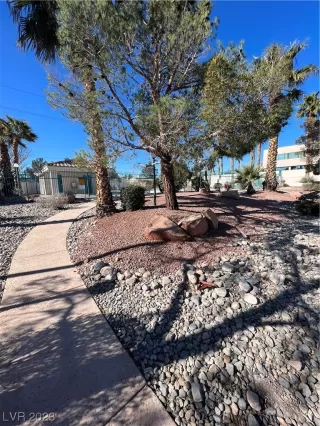 Photo #2: 2486509 Listing 