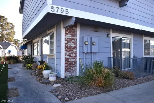 MLS: 2486536 Condo For Sale