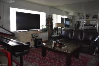 Photo #6: 2486536 Listing