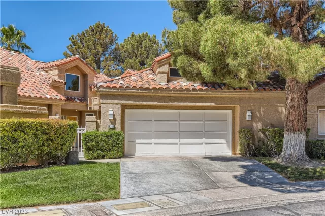 MLS: 2486537 Condo For Sale