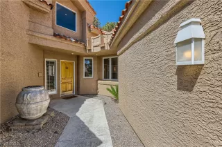 Photo #2: 2486537 Listing 