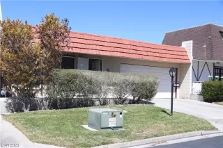 Photo #3: 2486539 Listing