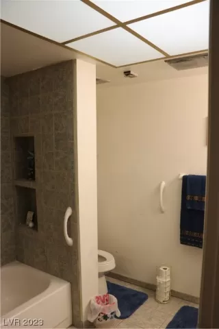 Photo #4: 2486539 Listing