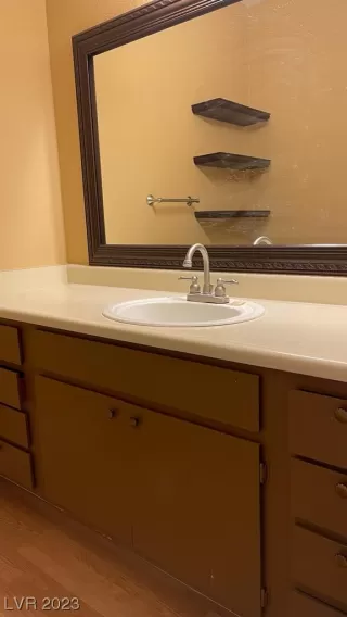 Photo #4: 2486540 Listing 