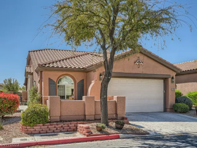 MLS: 2486564 Condo For Sale