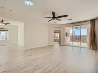 Photo #1: 2486564 Listing