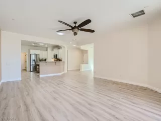 Photo #3: 2486564 Listing