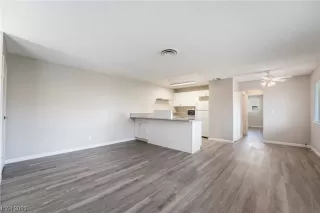 Photo #3: 2486598 Listing 