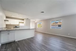 Photo #4: 2486598 Listing 