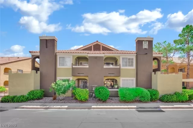 MLS: 2486603 Condo For Sale