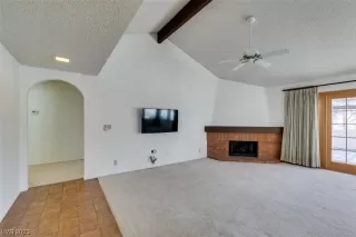 Photo #3: 2486617 Listing