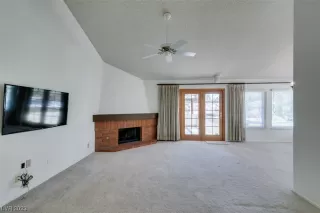 Photo #4: 2486617 Listing