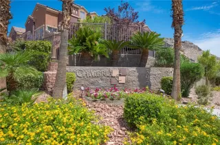 Photo #2: 2486631 Listing