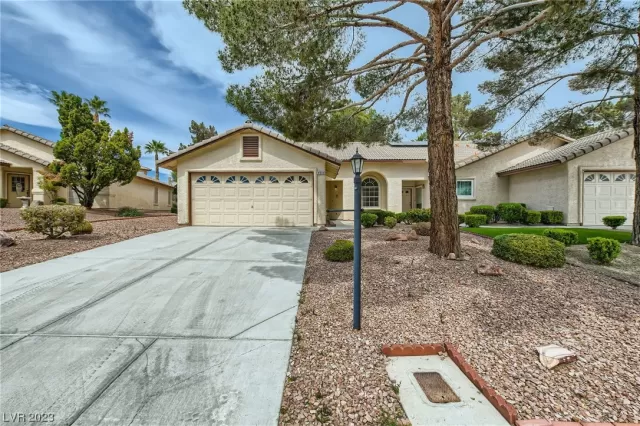 MLS: 2486638 Condo For Sale