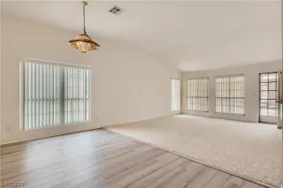 Photo #1: 2486638 Listing