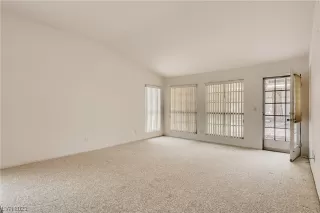 Photo #2: 2486638 Listing